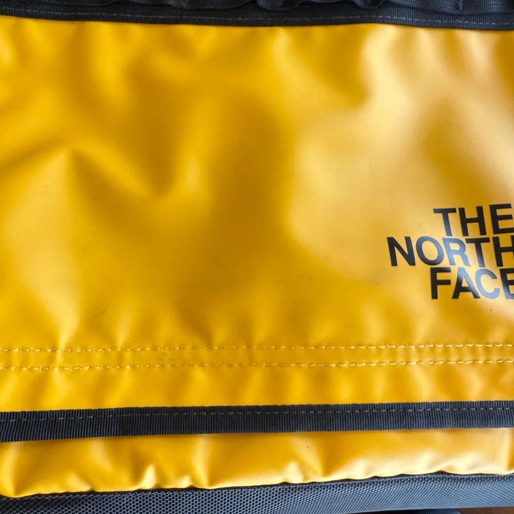 The North face Yellow Messenger / Laptop Multi Compartment Bag